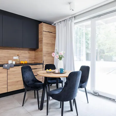 Apartment Roomsy - Silver Moon *